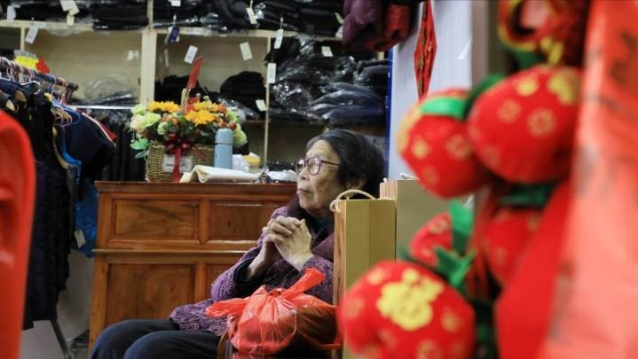 2011年80岁浙江老妪创业失败，欠债两千多万，10年后她怎么样了？