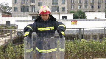 江苏金湖：离谱！用打火机测液化气漏气？别拿生命开玩笑