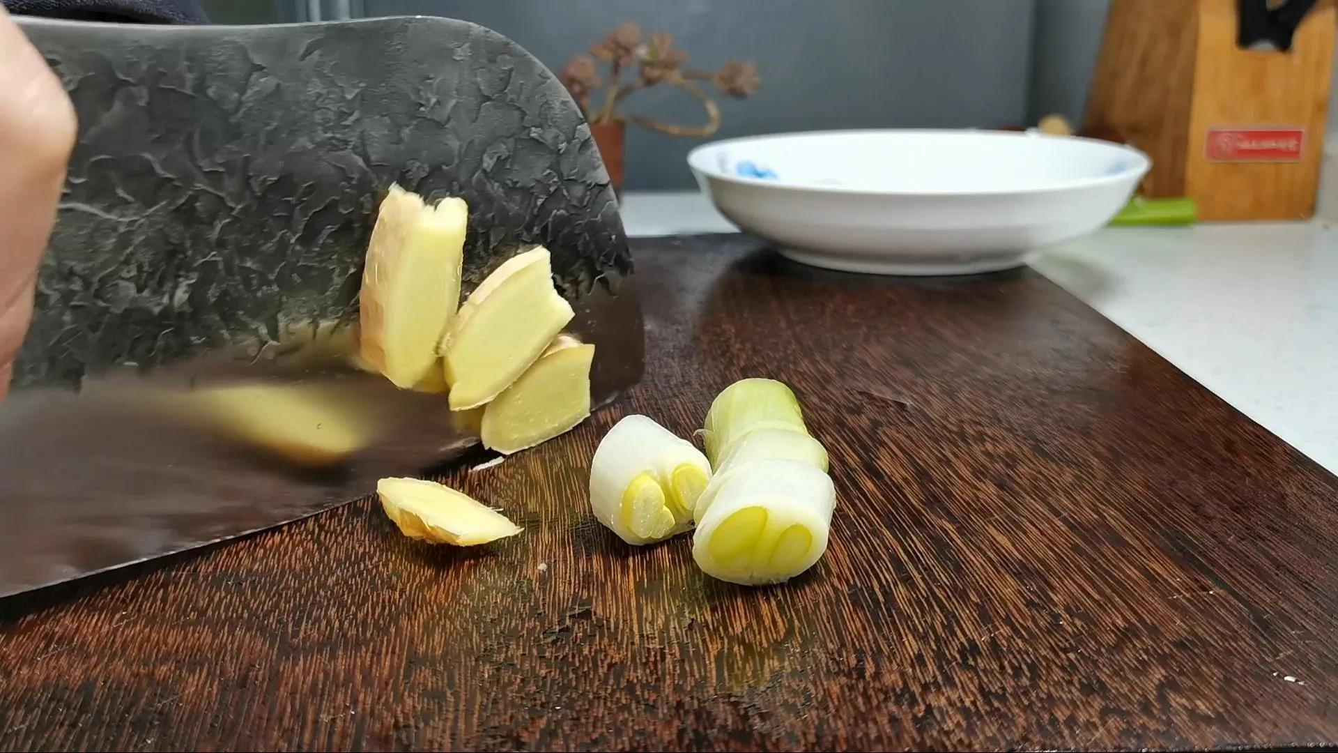 这才是红烧鸡块的正确做法，看着流口水，吃一口太香了