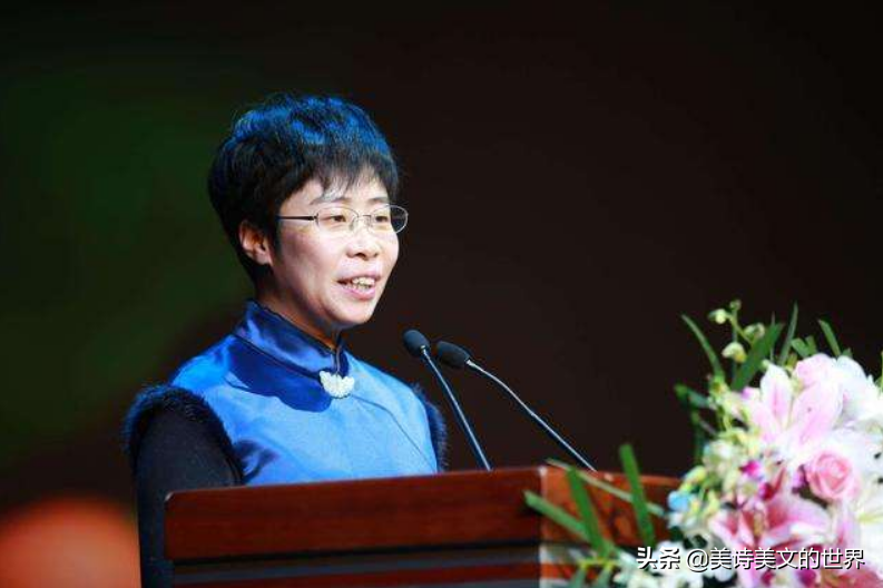 “行到水穷处，坐看云起时”到底何意？诗词大会蒙曼赏析它受质疑