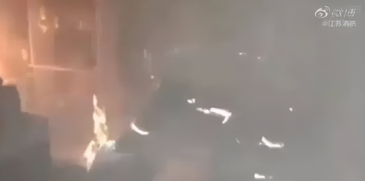 江苏金湖：离谱！用打火机测液化气漏气？别拿生命开玩笑