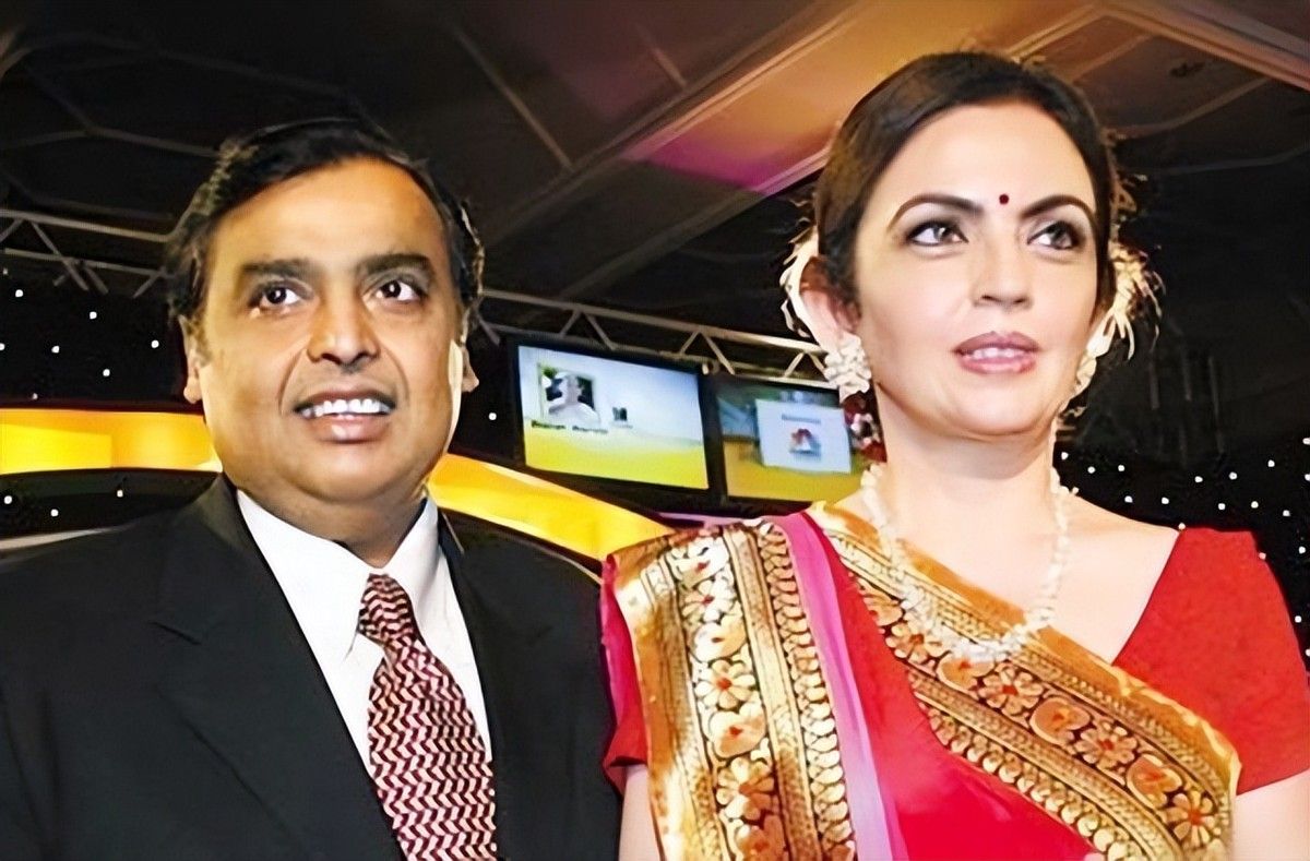 印度首富坐拥845亿，独爱妻子35年，背后是他对高种姓的渴望