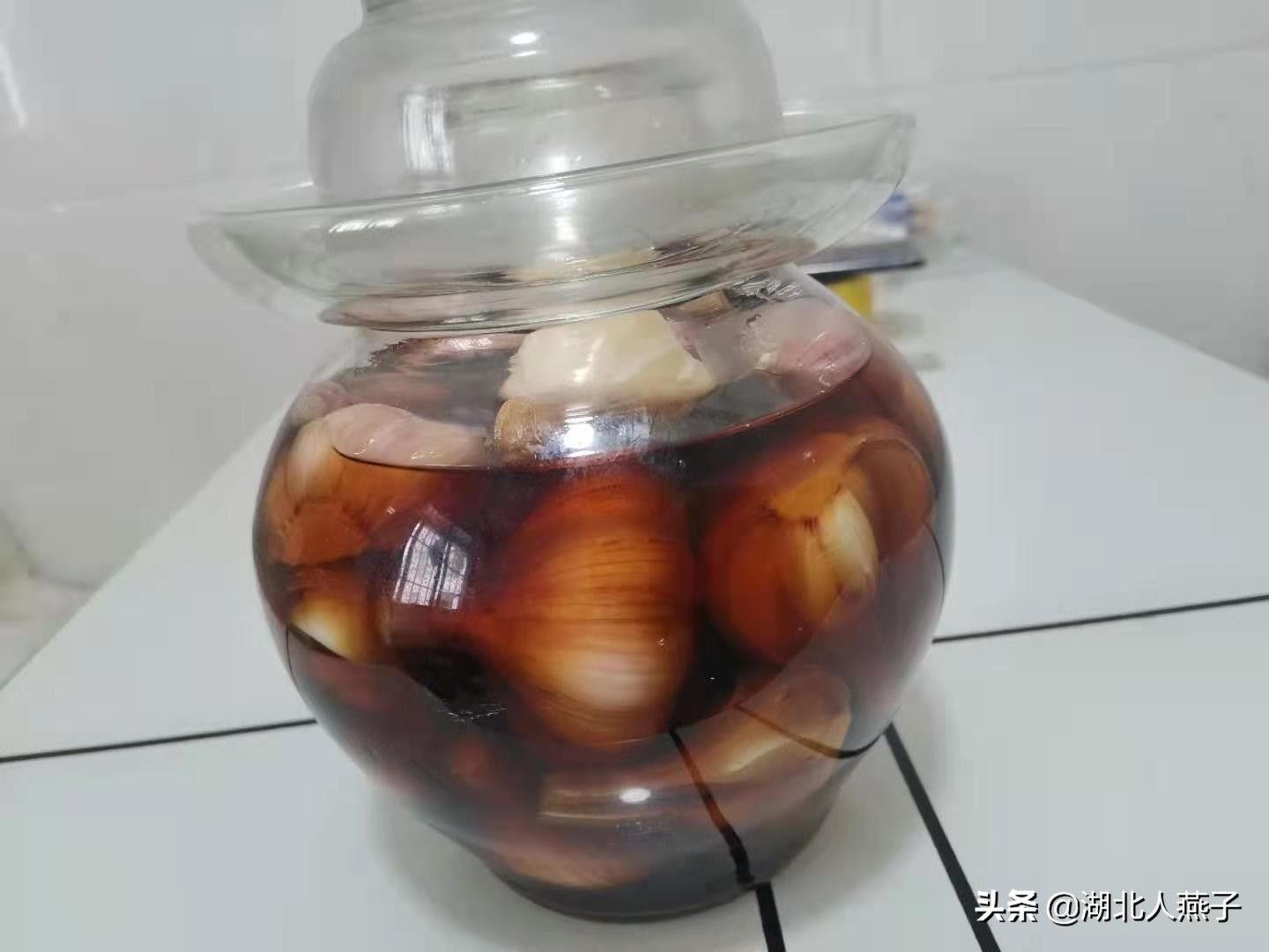 这才是腌糖蒜的家常做法，调料和配方都告诉你，学会在家轻松做