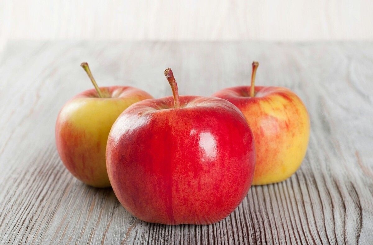 苹果的功效与作用有哪些（苹果的营养价值及正确吃法）