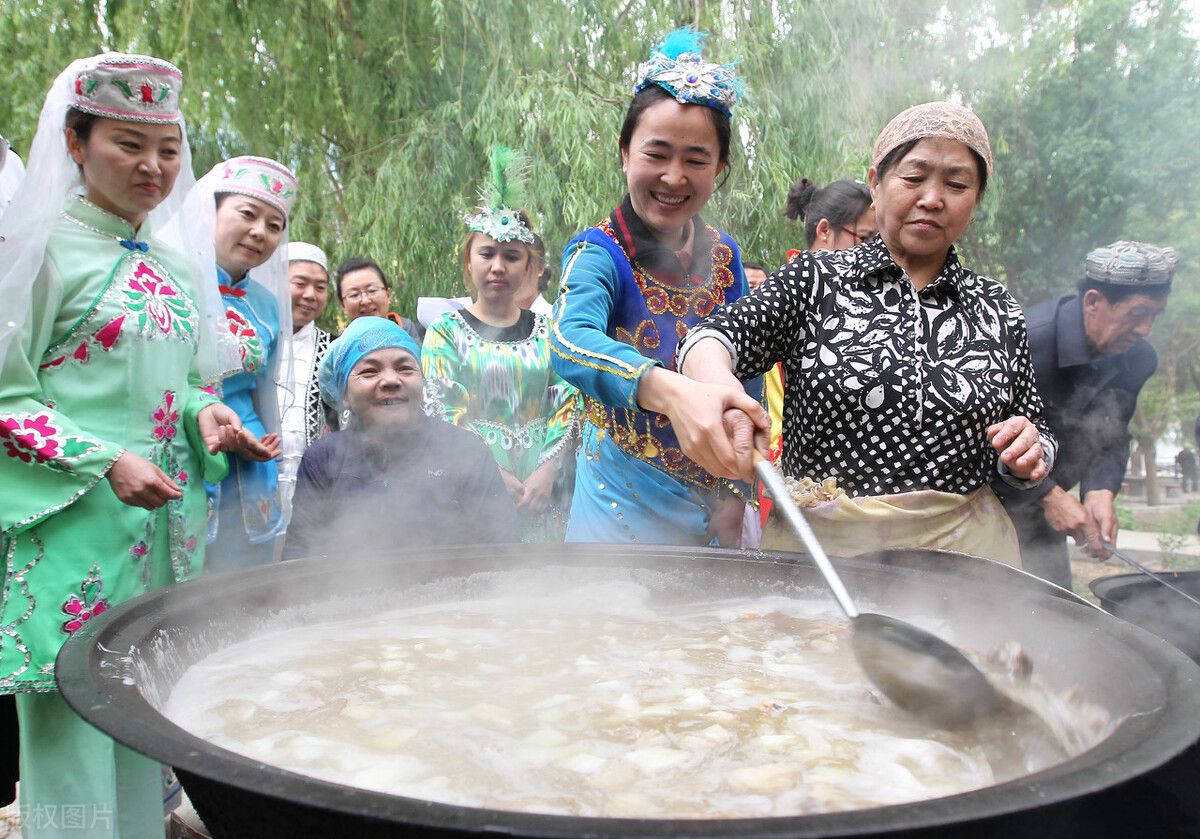 的三大传统节日分别是什么？你最熟悉的少数民族来了