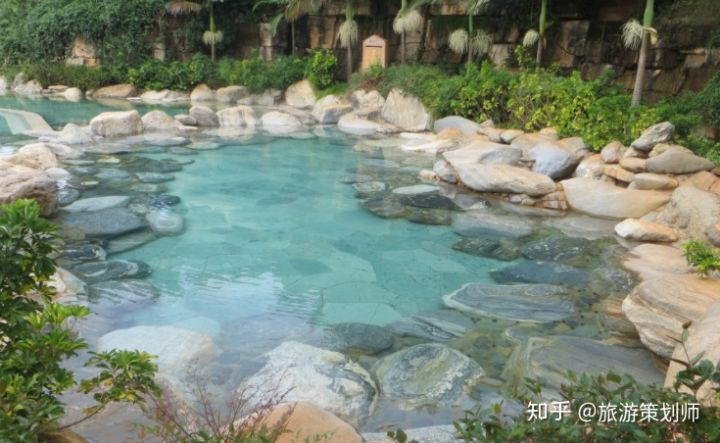泡温泉需要准备哪些东西(男女泡温泉各要准备哪些用品)