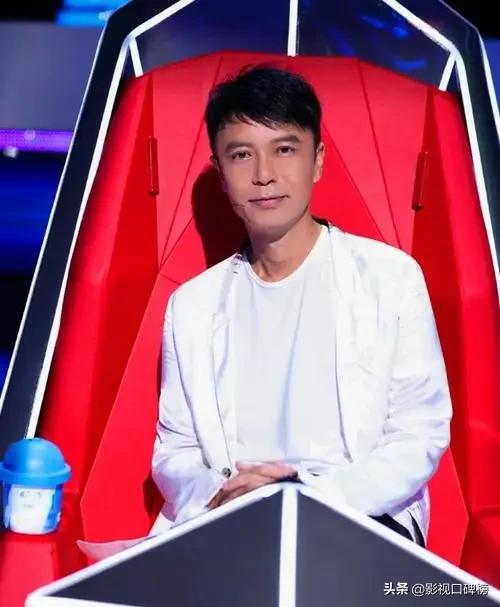 内地最火的十位香港男歌手，张学友唱功第一，王嘉尔成新生代代表