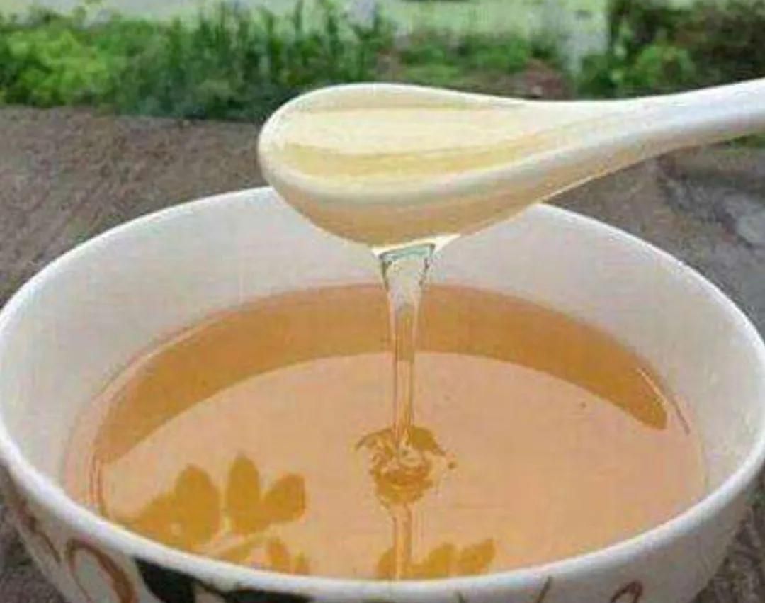 蜂蜜水应当在什么时间喝比较好(蜂蜜水的正确喝法及佳时间)