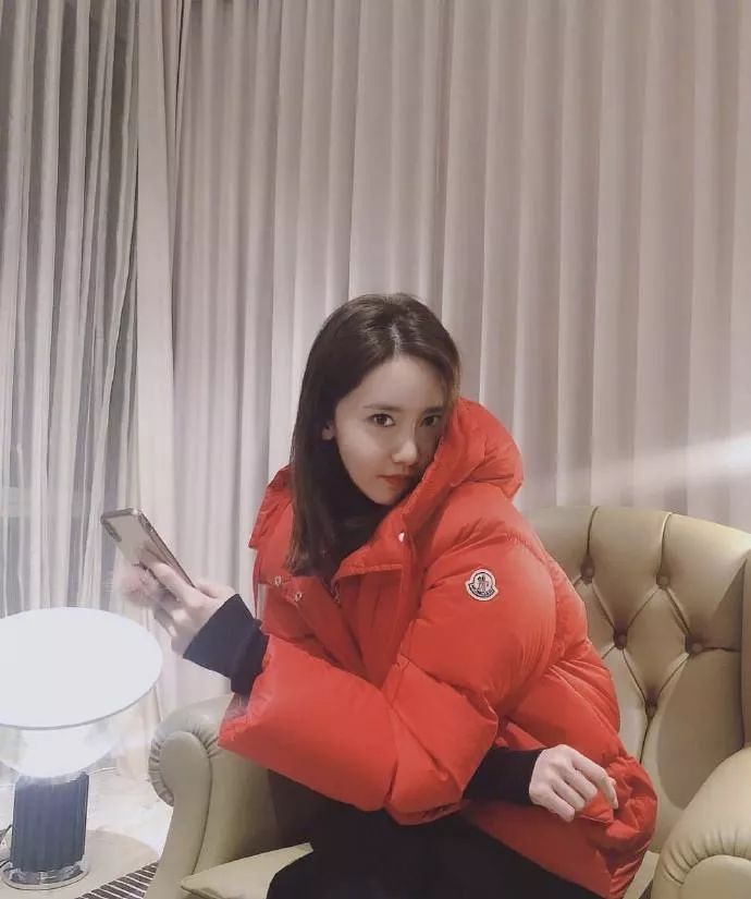 倪妮、允儿常穿的MONCLER，是怎么从羽绒服成功转型的？