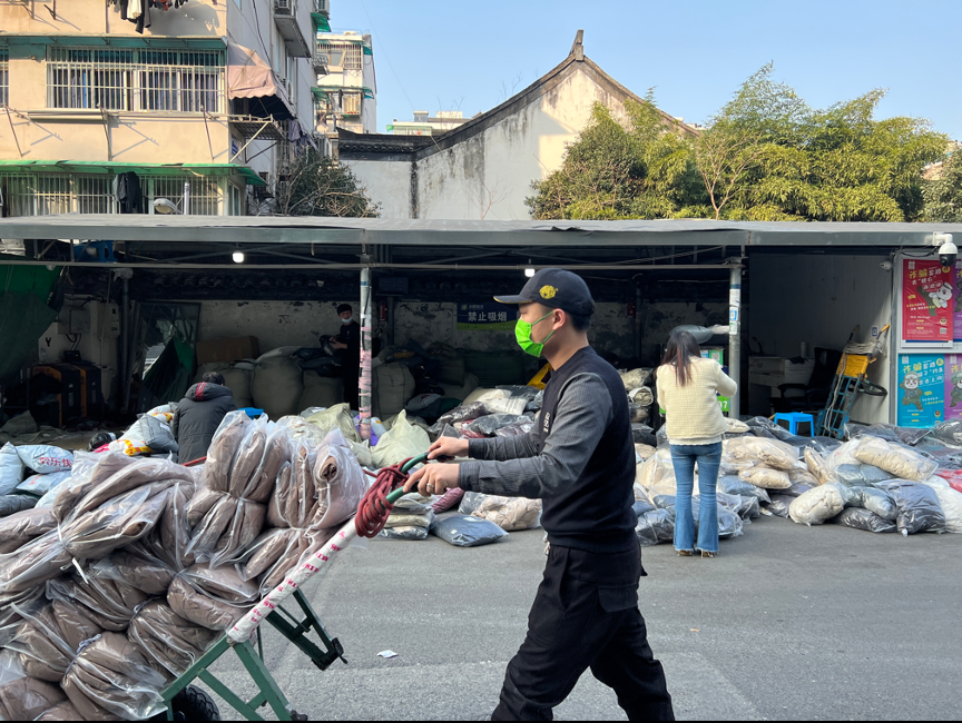 服装城鼻祖四季青开市，年入百万只是正常水平，新人入局有机会吗