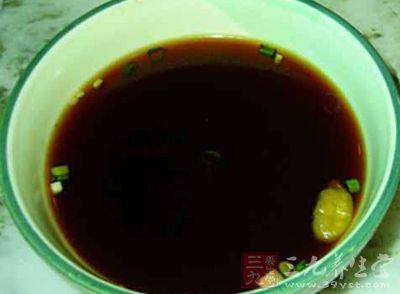 鱼刺卡到喉咙好办法(嗓子卡鱼刺快处理方法)