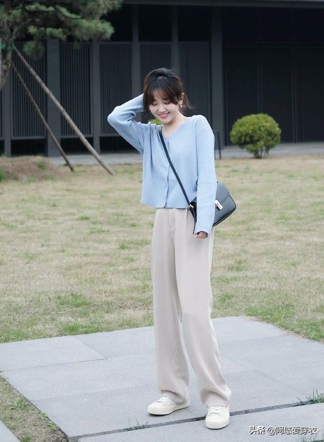为什么你穿“杏色”很显土？那是你不会搭，最正确的配色指南送你