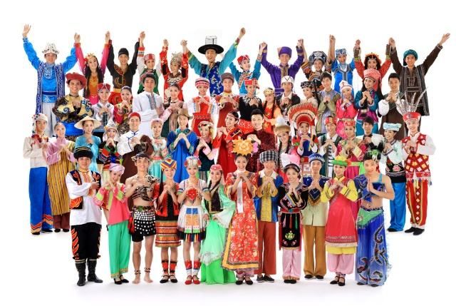 少数民族有哪些特点（中国56个民族传统服饰人物图大全）