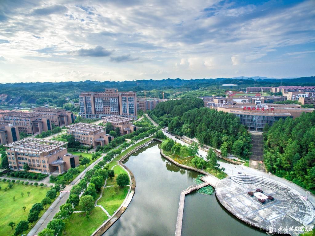 景德镇陶瓷大学怎么样（中国景德镇陶瓷大学简介）