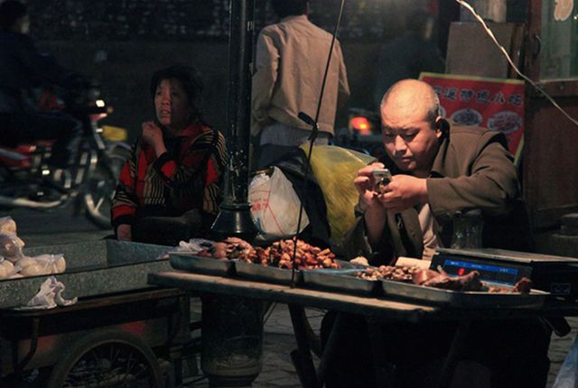 摆摊卖什么赚钱成本又低(4个低成本小生意适合新手)