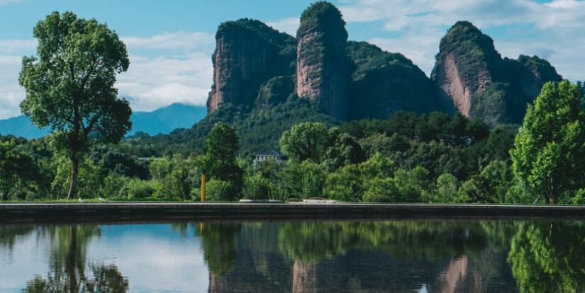 江西龙虎山风景区详细介绍（龙虎山旅游景点简单讲解）