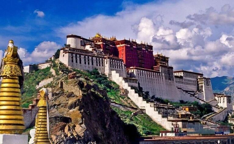 布达拉宫是什么时候建造的（西藏布达拉宫是为谁建造的）