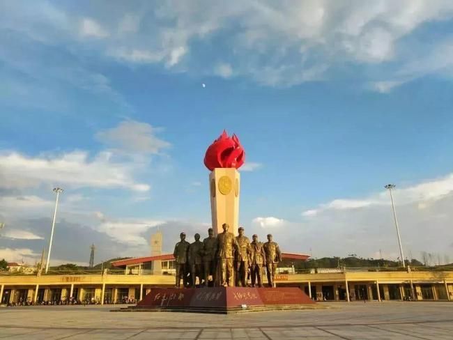红色旅游景点有哪些地方(一生必去的中国10大红色景点)