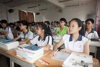 初中数学：圆锥侧面积怎么求？解题模板来助力