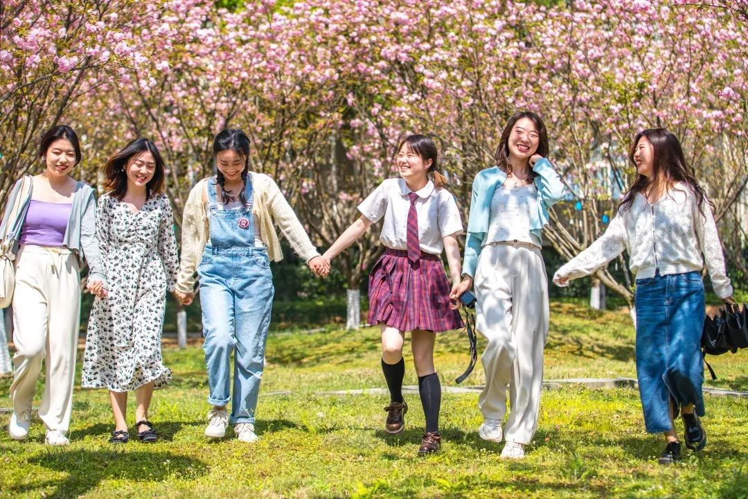 高清大图！重庆一高校曝光“最美校花”，堪称神仙颜值！