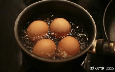 鸡蛋煮几分钟能熟大火还是小火（煮鸡蛋的正确方法与步骤）