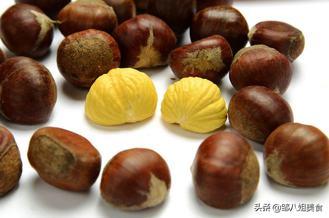 煮板栗应该用什么水？掌握正确方法，板栗好剥壳不粘皮，香甜好吃
