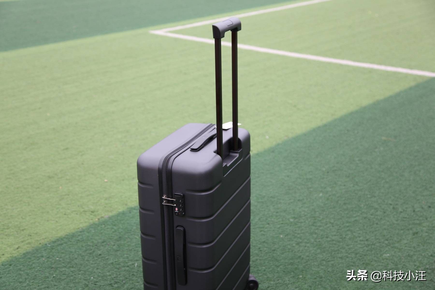 开学了，行李箱咋选？小米旅行箱又大又能装，秉持小米一贯性价比