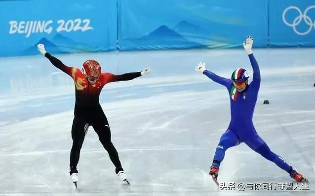*！一场跌宕起伏的“冰上尖刀”为中国代表团夺得首金