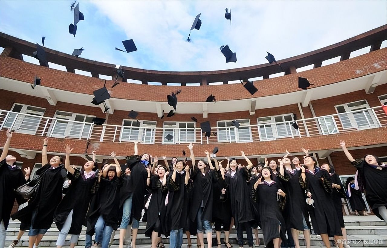 2022最新江西省大学排名，师大追上江财，一学院排名超过过大学