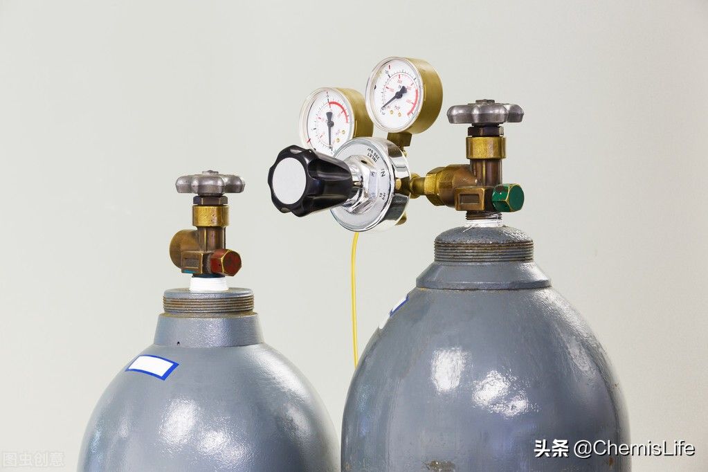 空气中的氮气有哪些用途(详解氮气的作用与用途)