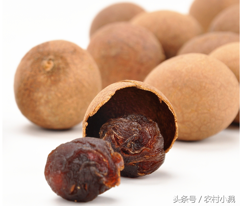 吃桂圆干有什么好处(桂圆干的功效与作用及营养价值)
