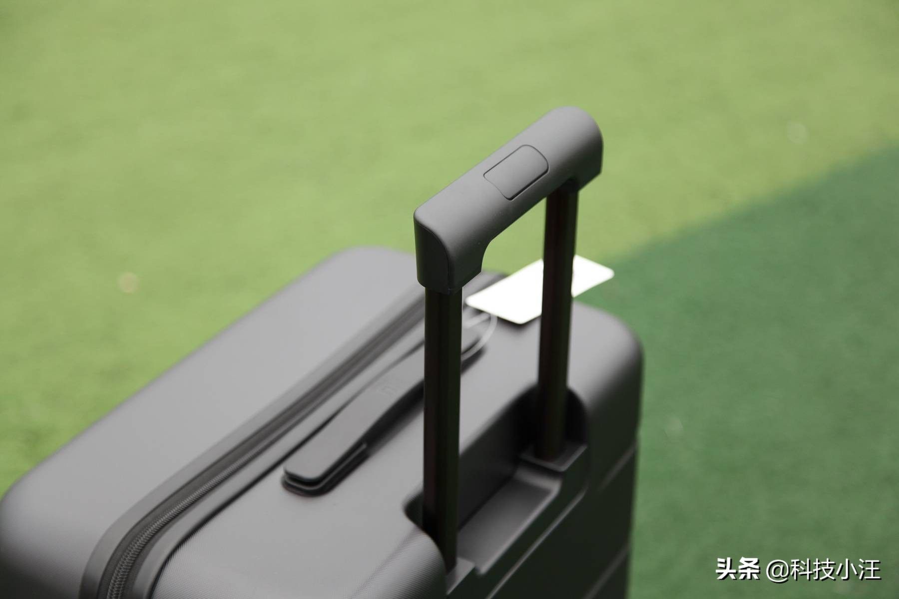开学了，行李箱咋选？小米旅行箱又大又能装，秉持小米一贯性价比
