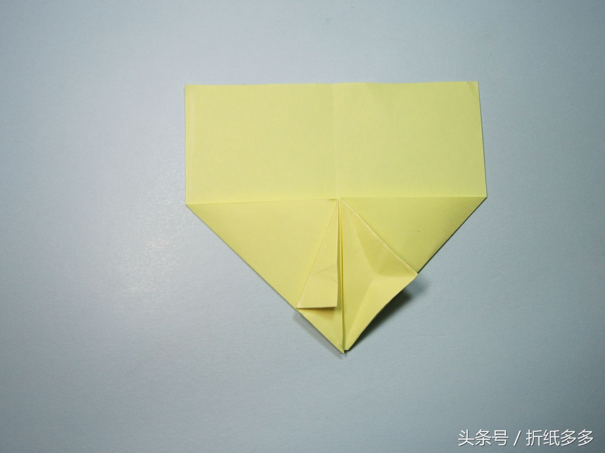 折纸飞得久的飞机步骤图解 2分钟学会简单的纸飞机折纸教程