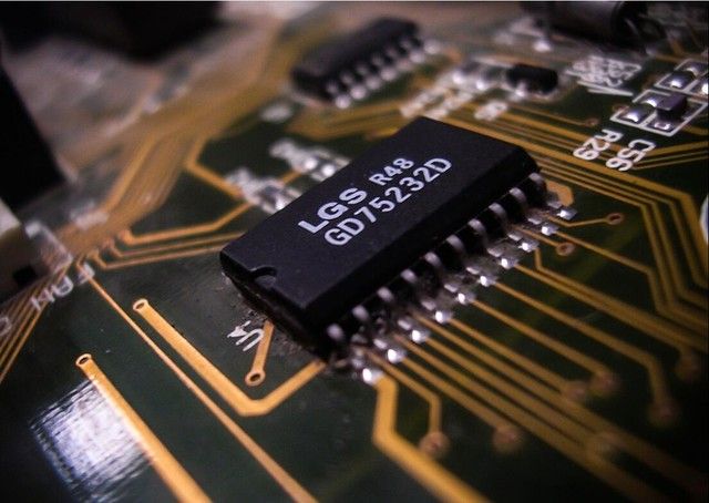 凭啥1TB SSD缩水成953GB？难不成是偷工减料？