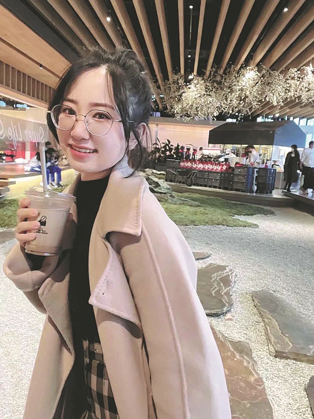 住家保姆一般多少钱一月(90后女孩做住家保姆月入过万)