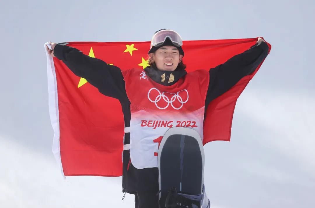 创造历史！17岁苏翊鸣摘得冬奥银牌，他的成功之路是怎样写就的？