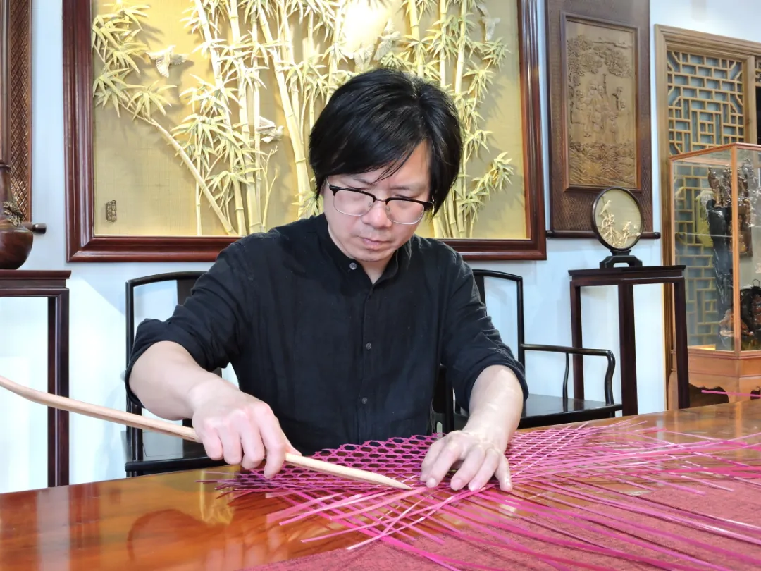浙江51岁竹编大叔连续五年进故宫修文物(竹编方法)