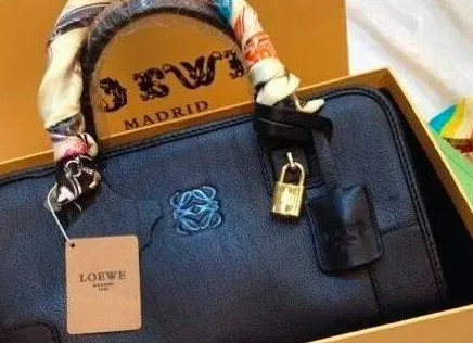 罗意威是什么档次的品牌(Loewe罗意威是一家西班牙奢侈品牌)